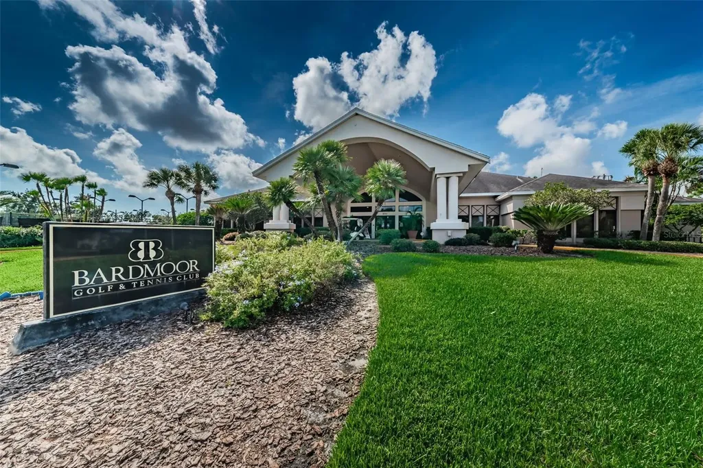 10425 Longwood Drive Seminole FL 33777