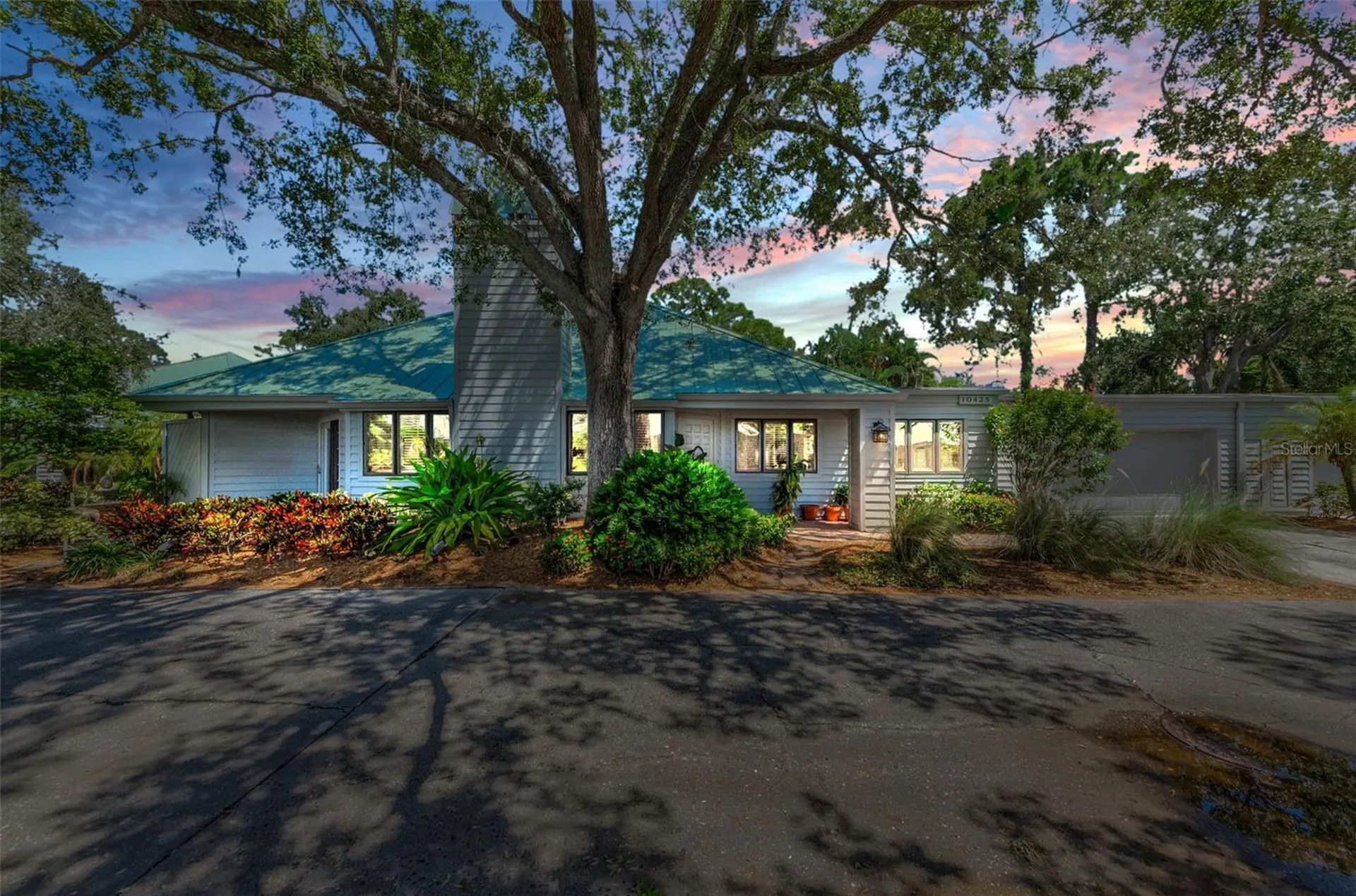 10425 Longwood Drive Seminole FL 33777