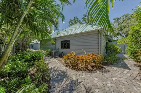 10425 Longwood Drive Seminole FL 33777