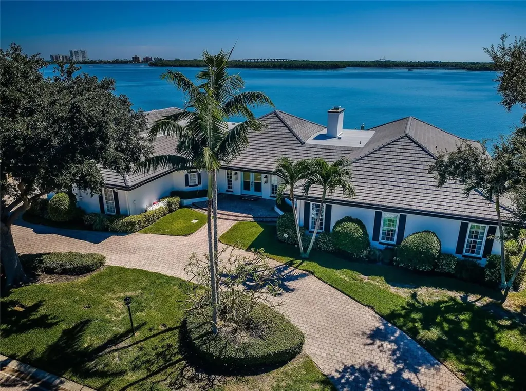 4916 62nd Avenue S St Petersburg FL 33715