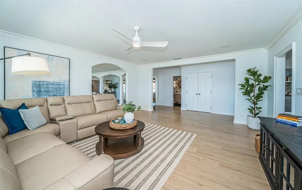 4916 62nd Avenue S St Petersburg FL 33715