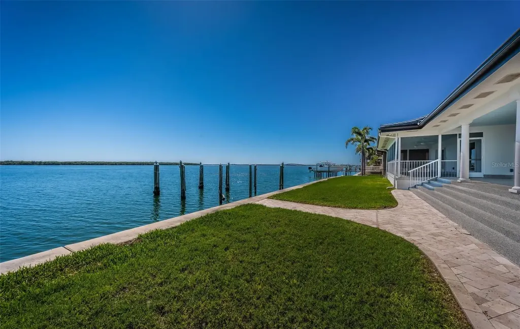 4916 62nd Avenue S St Petersburg FL 33715