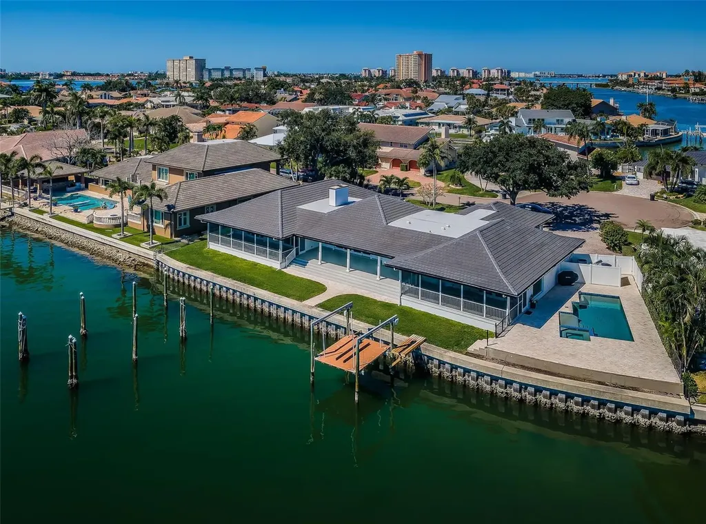 4916 62nd Avenue S St Petersburg FL 33715
