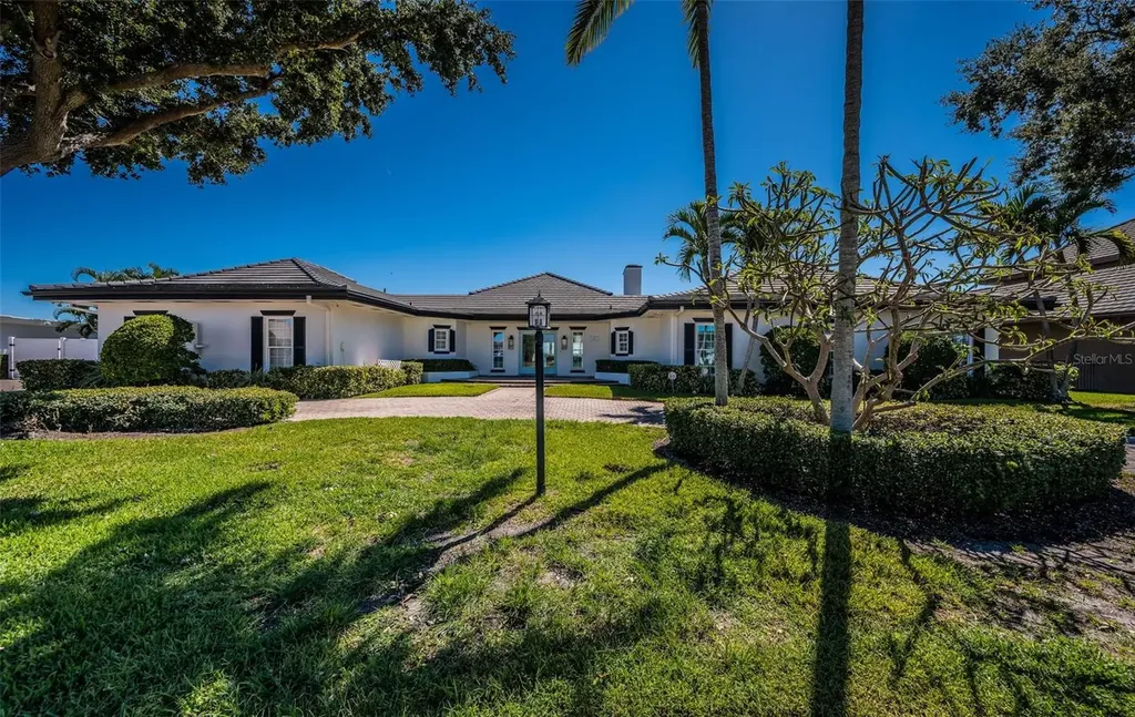4916 62nd Avenue S St Petersburg FL 33715