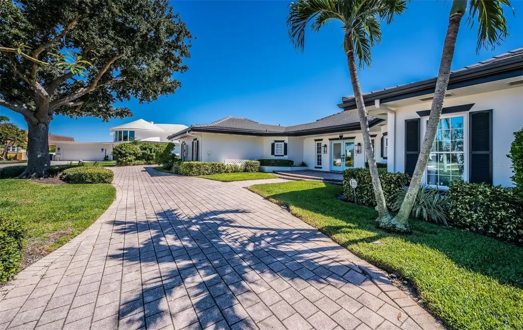 4916 62nd Avenue S St Petersburg FL 33715