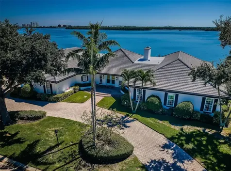 4916 62nd Avenue S St Petersburg FL 33715
