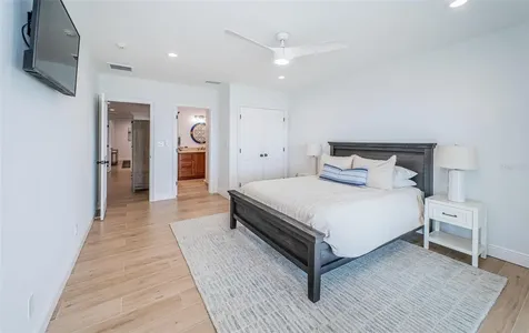 4916 62nd Avenue S St Petersburg FL 33715