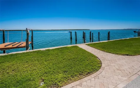 4916 62nd Avenue S St Petersburg FL 33715