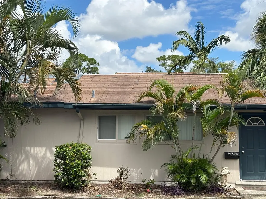 927 Byron Lane Sarasota FL 34243