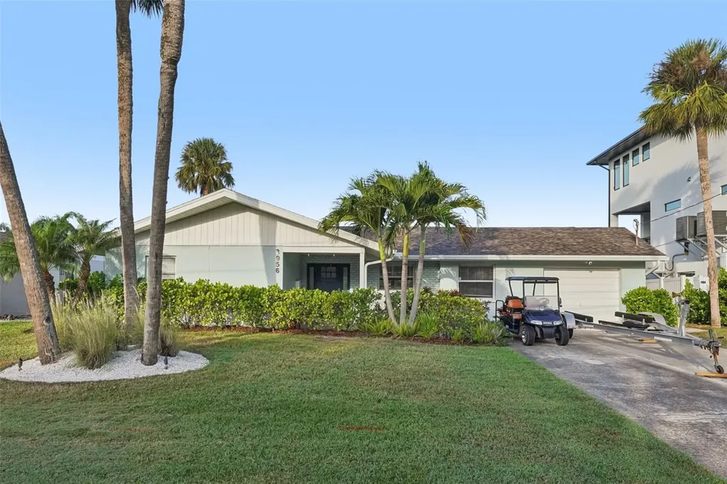 3956 Shore Acres Boulevard NE St Petersburg FL 33703