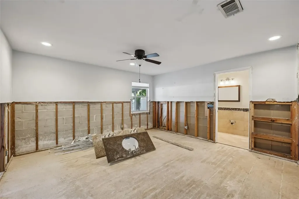 3956 Shore Acres Boulevard NE St Petersburg FL 33703