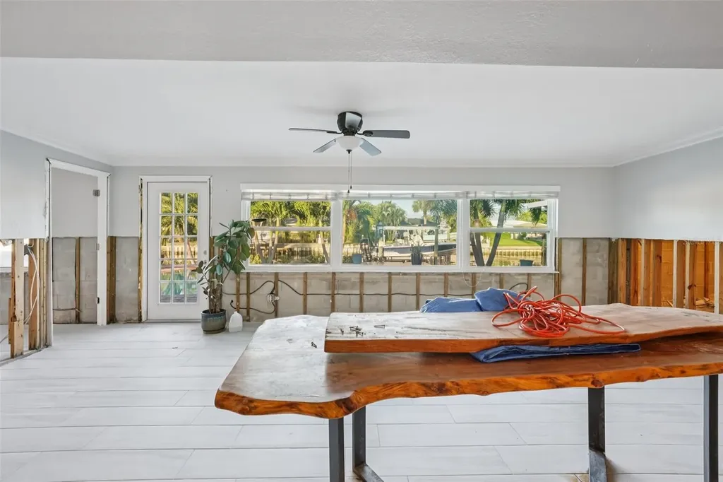 3956 Shore Acres Boulevard NE St Petersburg FL 33703