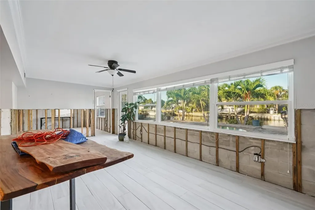 3956 Shore Acres Boulevard NE St Petersburg FL 33703