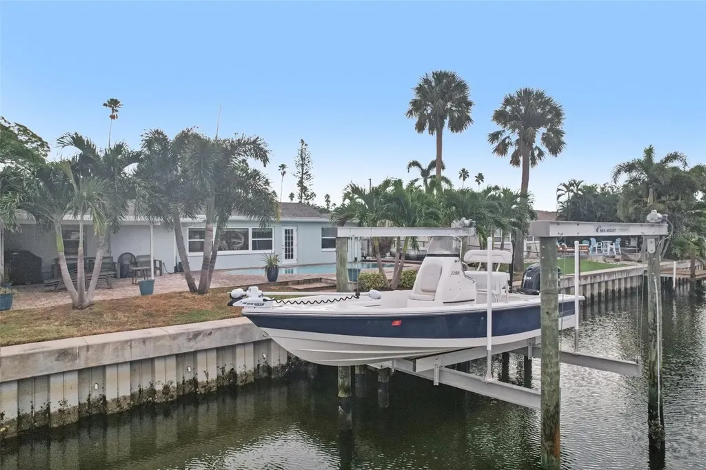 3956 Shore Acres Boulevard NE St Petersburg FL 33703