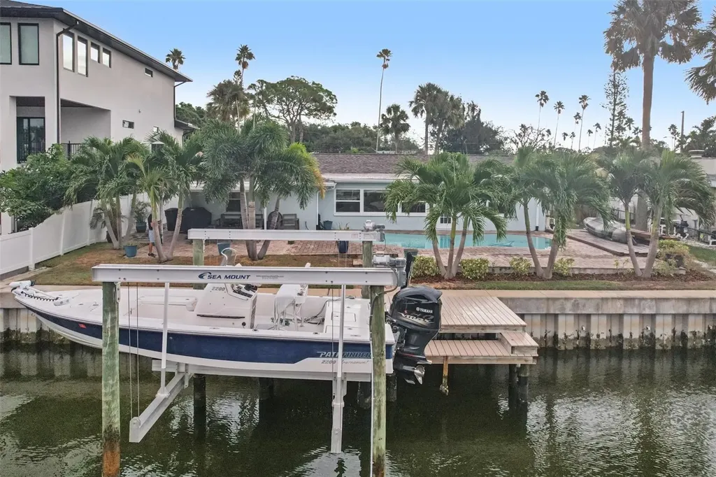 3956 Shore Acres Boulevard NE St Petersburg FL 33703