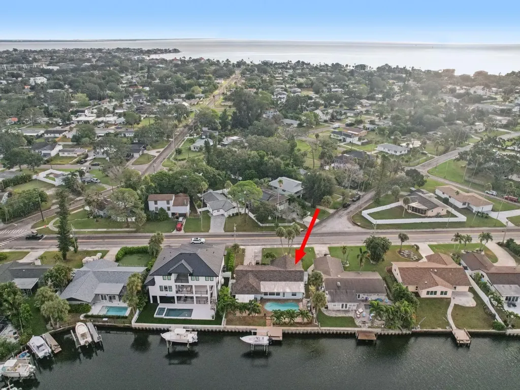 3956 Shore Acres Boulevard NE St Petersburg FL 33703