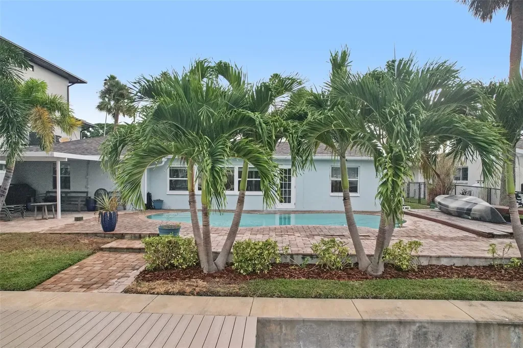 3956 Shore Acres Boulevard NE St Petersburg FL 33703