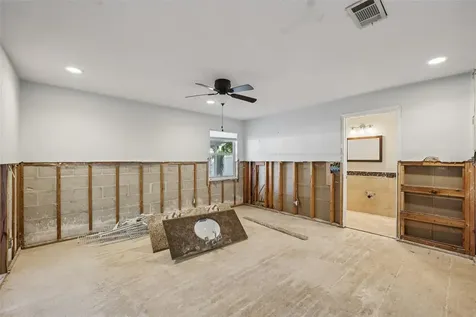 3956 Shore Acres Boulevard NE St Petersburg FL 33703