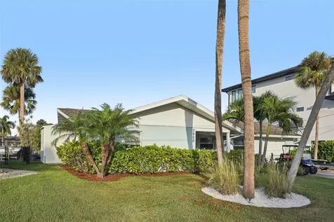 3956 Shore Acres Boulevard NE St Petersburg FL 33703