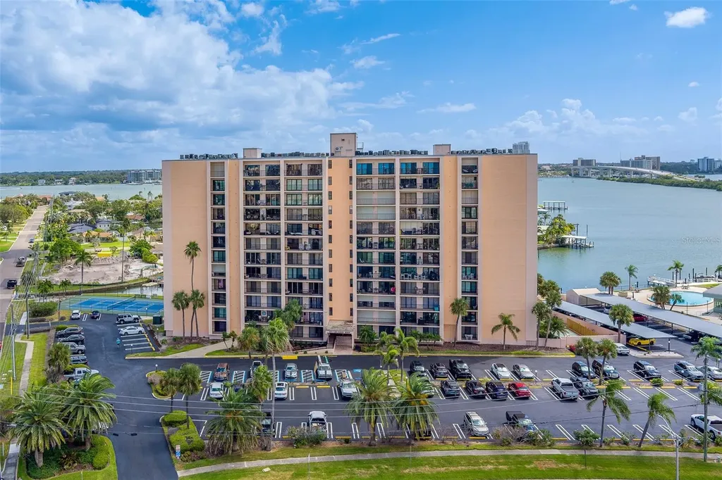 51 Island Way Clearwater Beach FL 33767