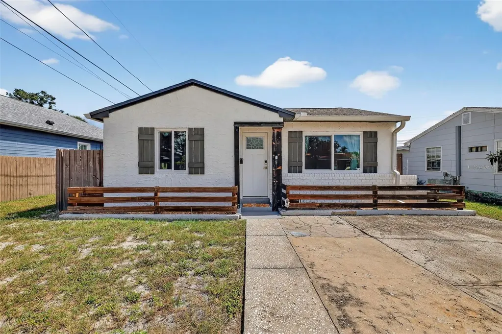 1324 40th Street S St Petersburg FL 33711