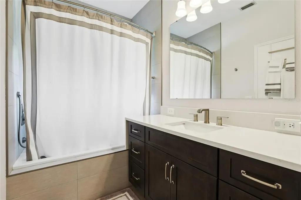 11624 Peach Grove Lane Orlando FL 32821