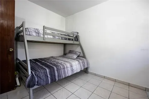 Bo. Tierras Nuevas Colinas Del Norte Manati PR 00674