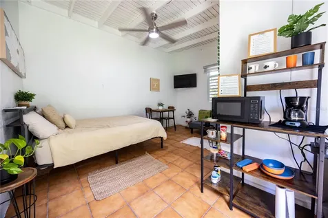 Bo. Tierras Nuevas Colinas Del Norte Manati PR 00674