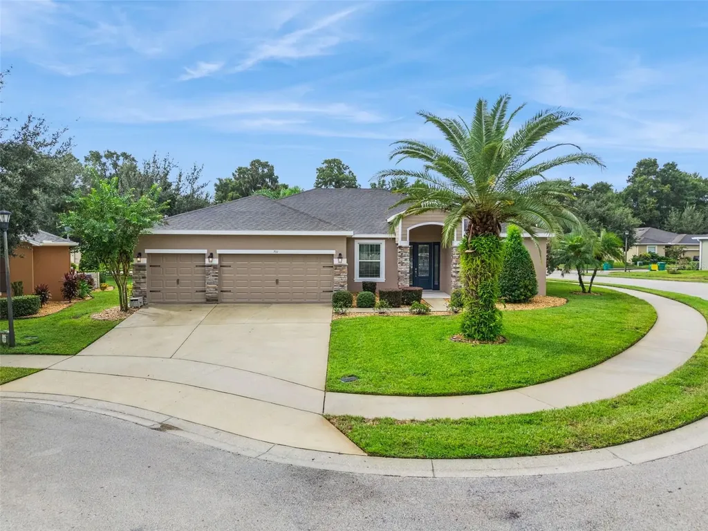 701 Fringe Tree Court Deland FL 32724