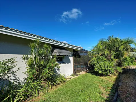 7 Old Trail Road Englewood FL 34223