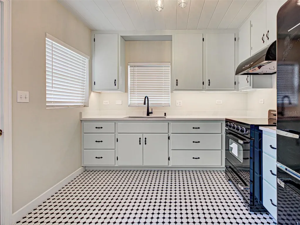 611 W Wentworth Street Englewood FL 34223