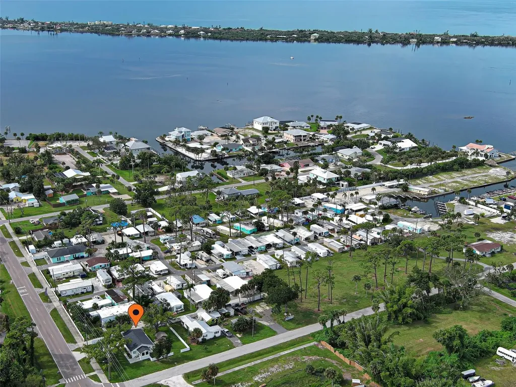 611 W Wentworth Street Englewood FL 34223