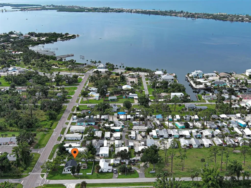 611 W Wentworth Street Englewood FL 34223