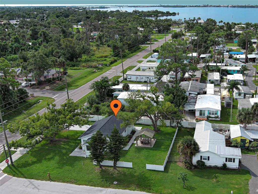 611 W Wentworth Street Englewood FL 34223