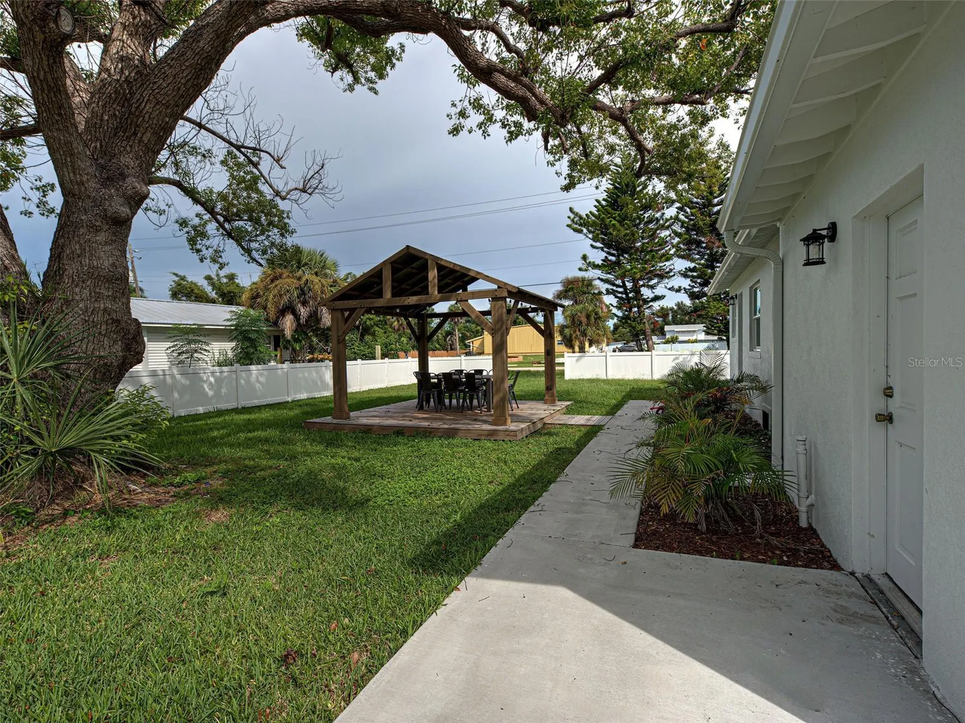 611 W Wentworth Street Englewood FL 34223