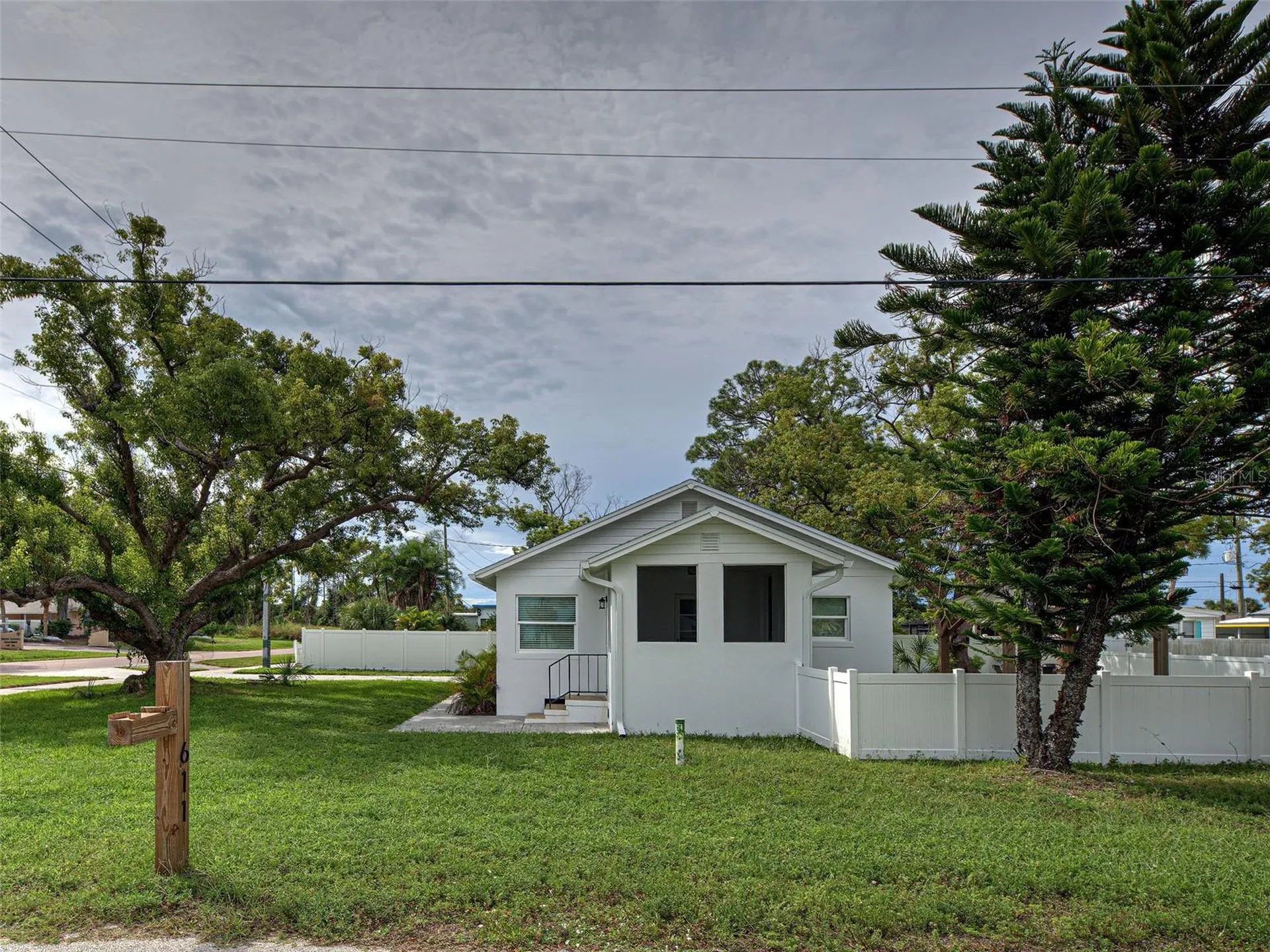 611 W Wentworth Street Englewood FL 34223