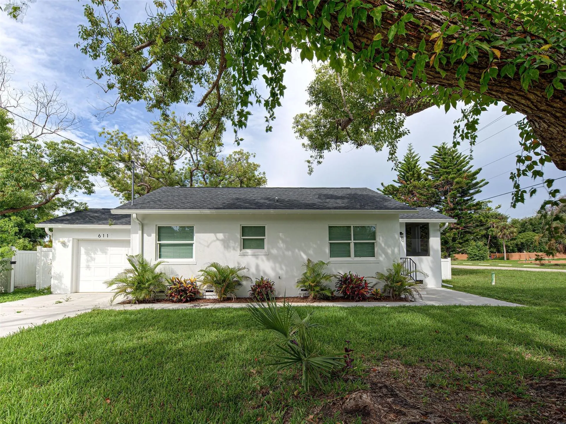 611 W Wentworth Street Englewood FL 34223