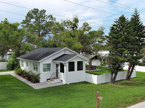 611 W Wentworth Street Englewood FL 34223