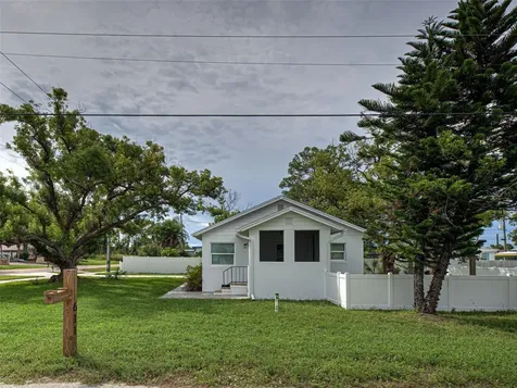 611 W Wentworth Street Englewood FL 34223