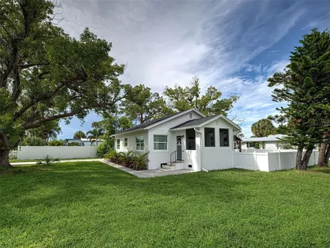 611 W Wentworth Street Englewood FL 34223