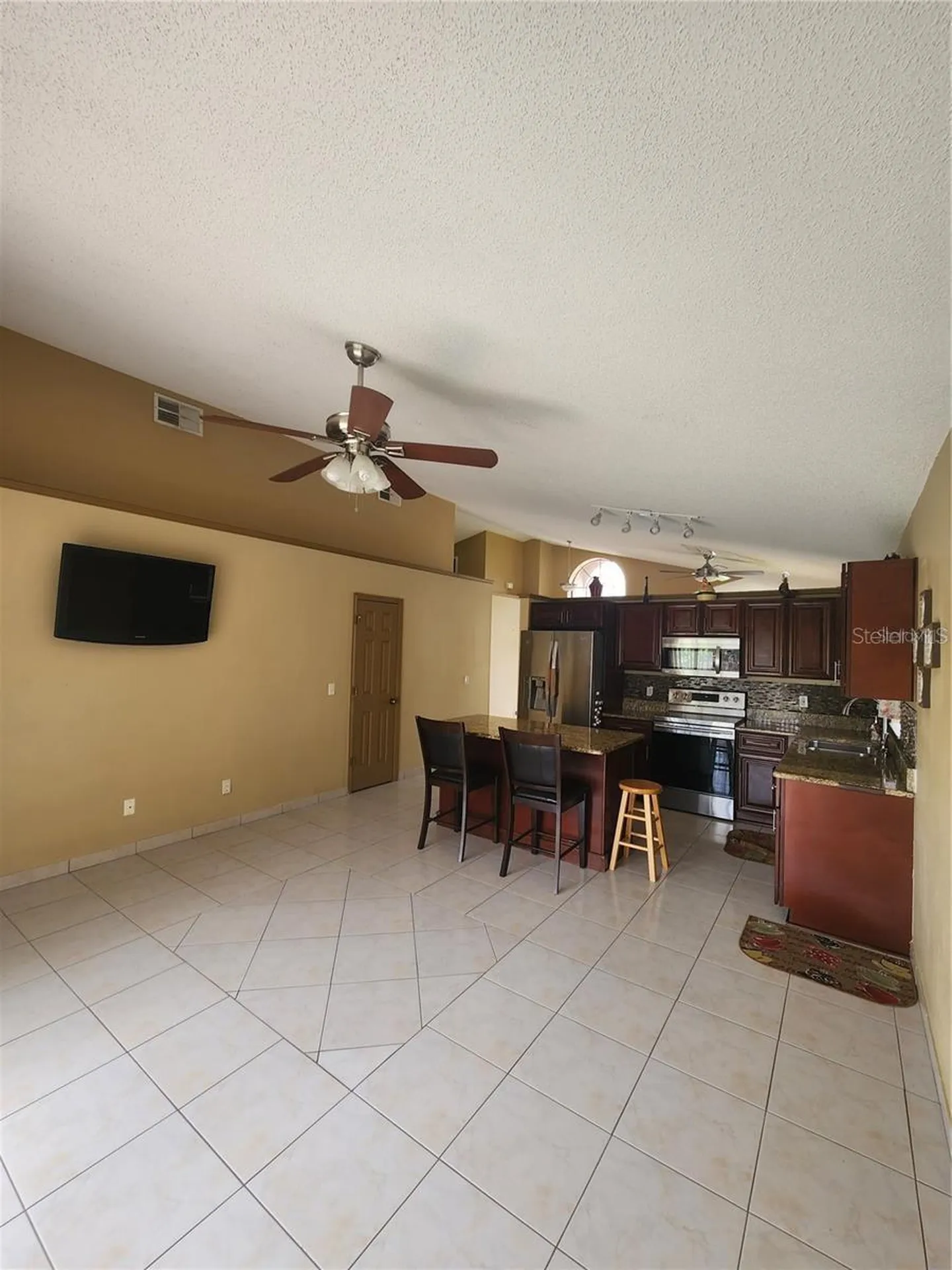 2483 Shelby Circle Kissimmee FL 34743