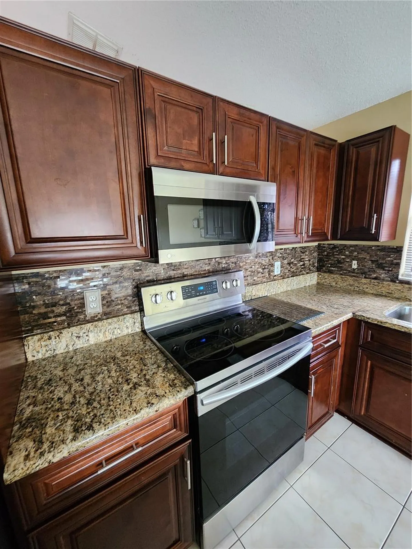 2483 Shelby Circle Kissimmee FL 34743