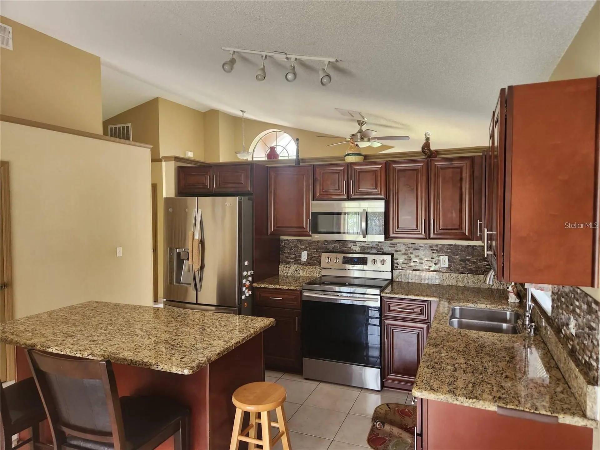 2483 Shelby Circle Kissimmee FL 34743