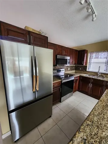2483 Shelby Circle Kissimmee FL 34743