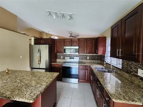 2483 Shelby Circle Kissimmee FL 34743