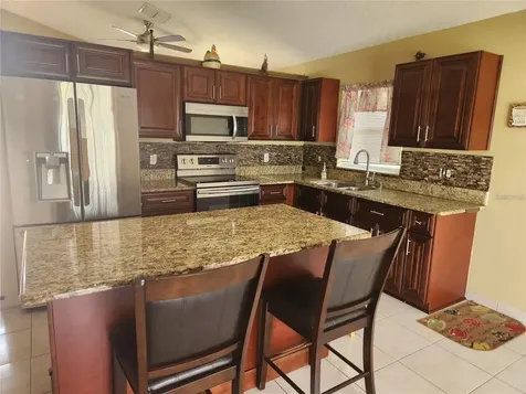 2483 Shelby Circle Kissimmee FL 34743