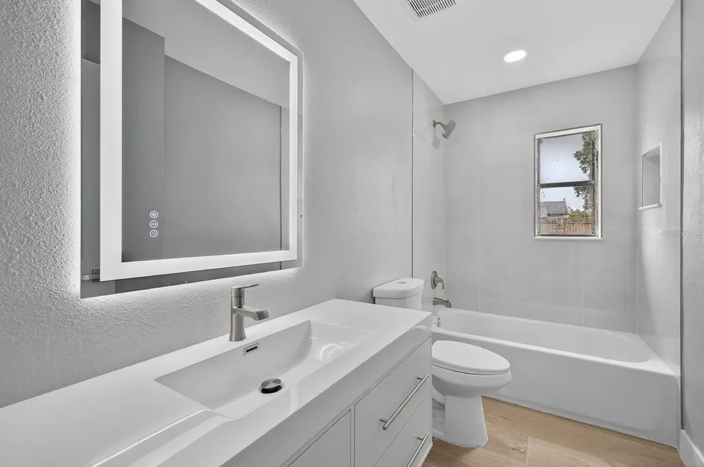 4009 W Wallace Avenue Tampa FL 33611