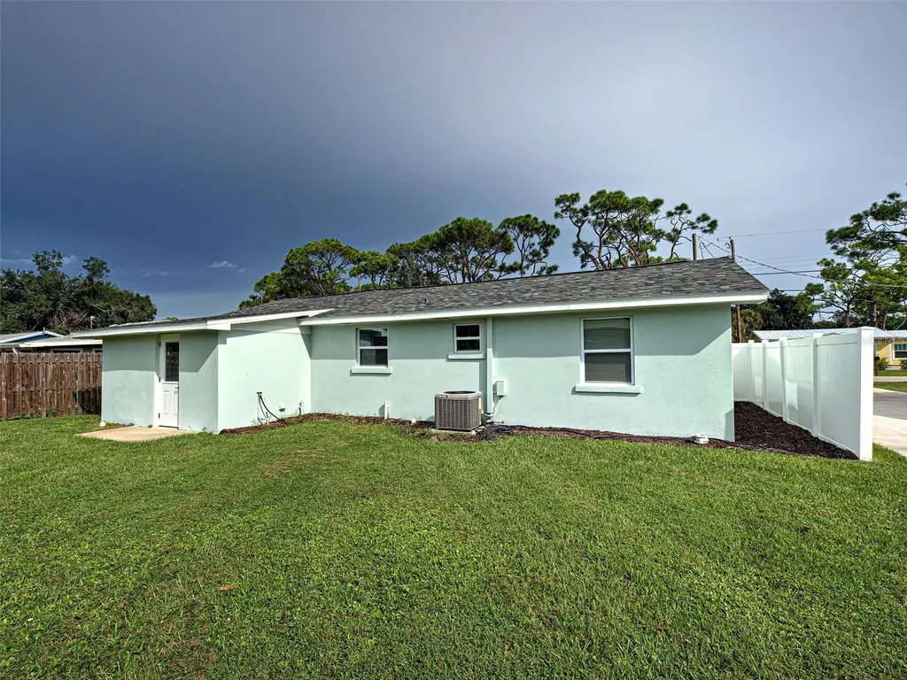 425 Yale Street Englewood FL 34223
