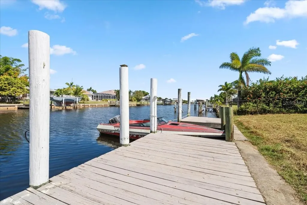 124 Leland SE Port Charlotte FL 33952
