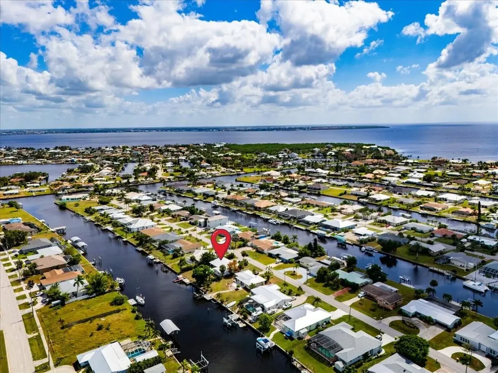 124 Leland SE Port Charlotte FL 33952
